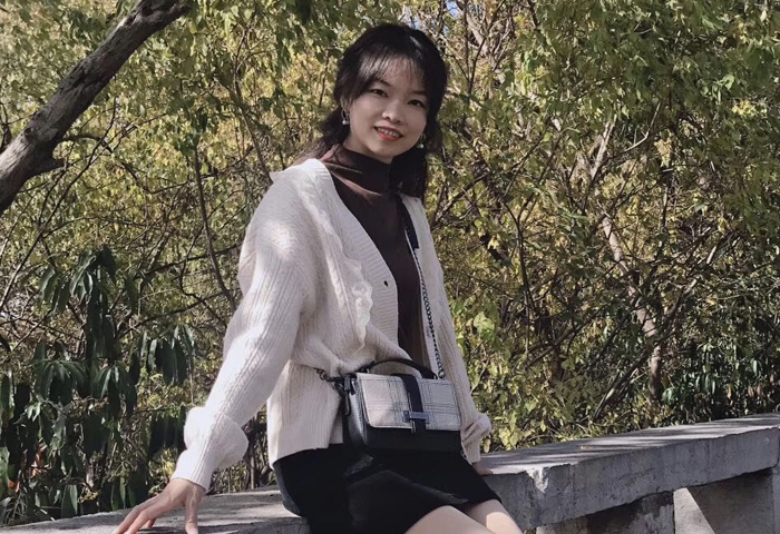 何芬-照片_看图王.jpg 何芬-照片_看图王.jpg