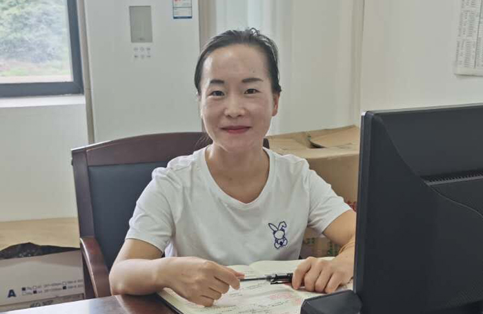 佘春梅-照片.jpg 佘春梅-照片.jpg