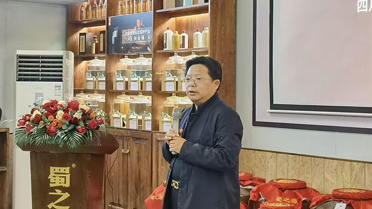 高小林副校长.jpg