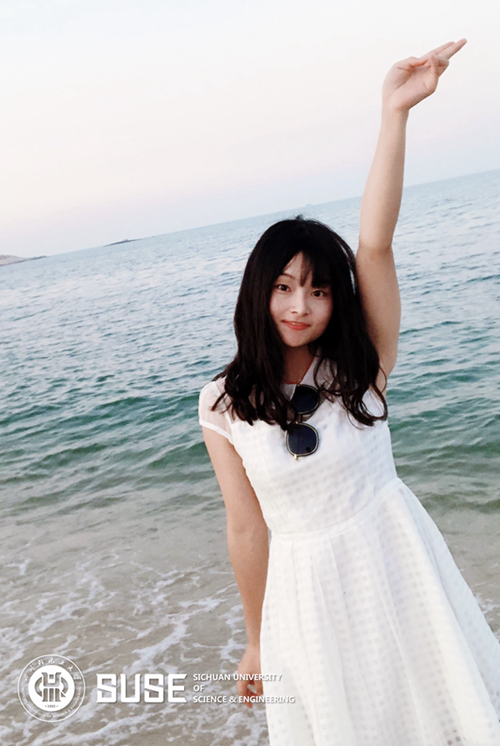 何娇.png 何娇.png