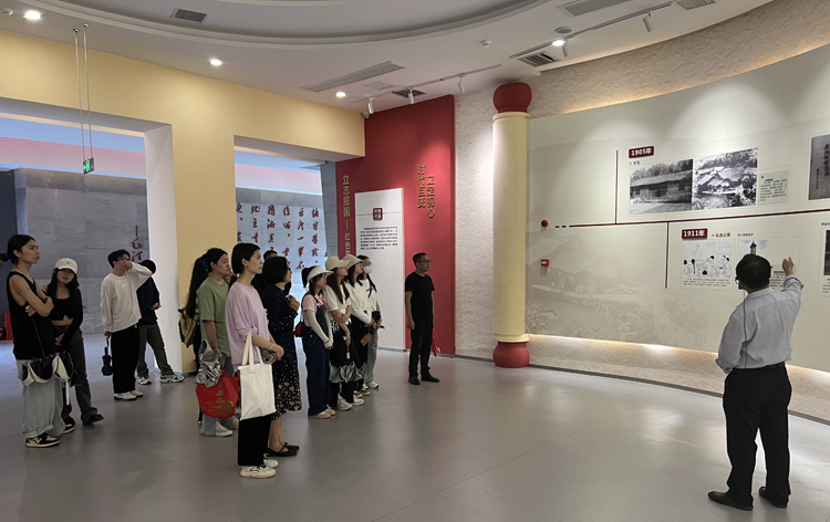 继承德铭坚定信念 共建红色美丽村庄.jpg