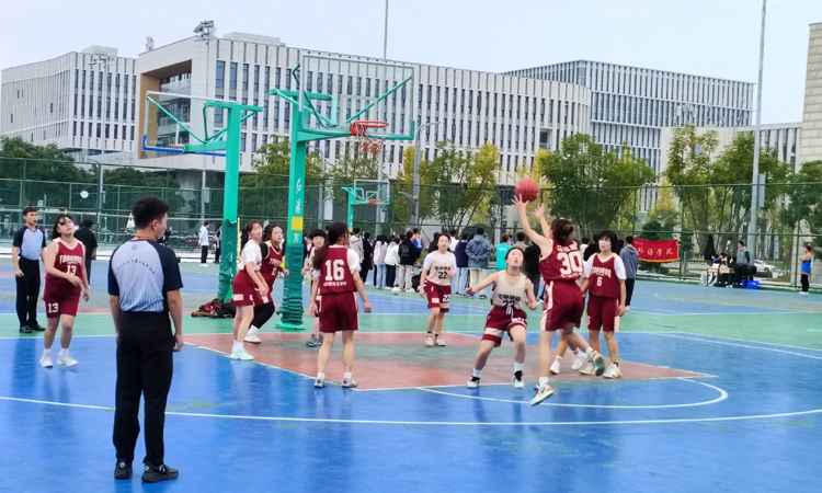 我校学生篮球比赛圆满结束.jpg