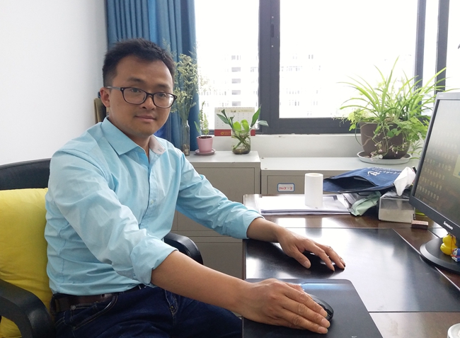 张强.jpg 张强.jpg