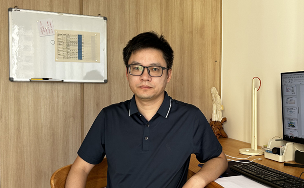 8优秀导师-机械工程学院-胡中志.jpg