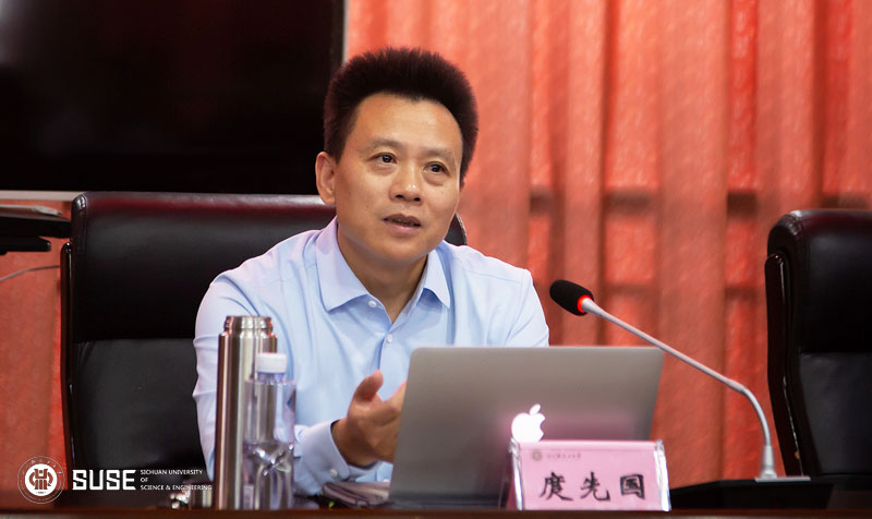 XCB_6844.jpg XCB_6844.jpg