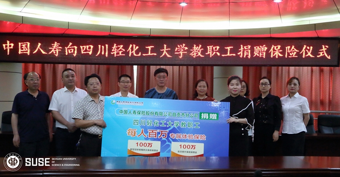 XCB_1049.jpg XCB_1049.jpg