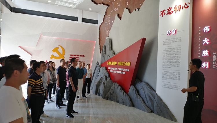 八仙营参观1.jpg