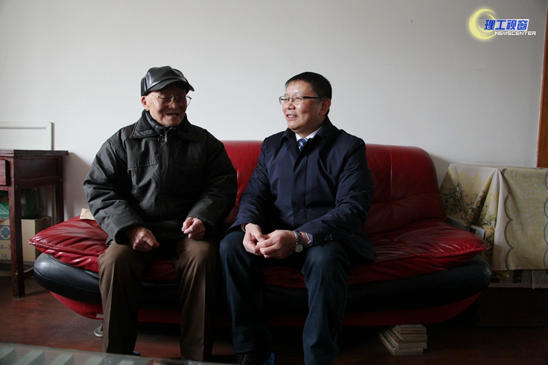 2018-2-5 慰问困难党员.jpg