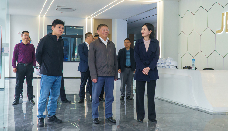 学校与天全县举行校地人才交流座谈会3.jpg