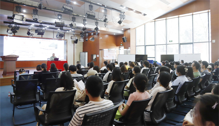 背面全景3.JPG 背面全景3.JPG