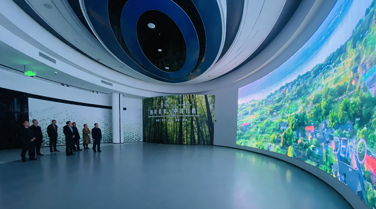 在现代农业科创展示中心和展览馆 (2).JPG