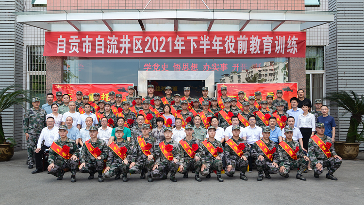 XCB_3111.jpg XCB_3111.jpg