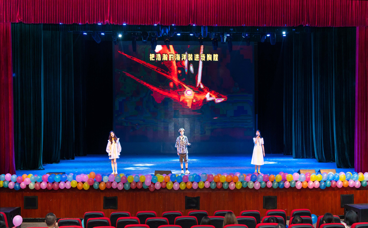 乐器表演.jpg 乐器表演.jpg