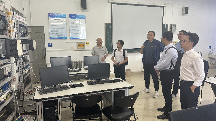 自动化与信息工程学院赴郑州轻工业大学开展调研考察 (3).png