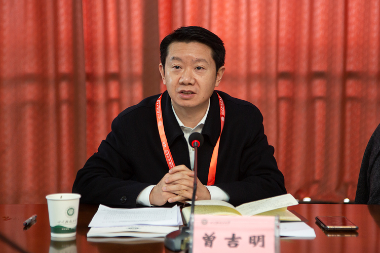 XCB_7675.jpg XCB_7675.jpg