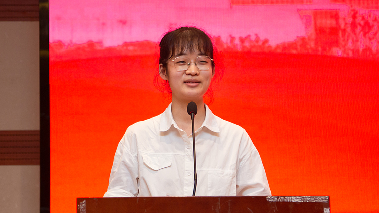 XCB_5449.jpg XCB_5449.jpg