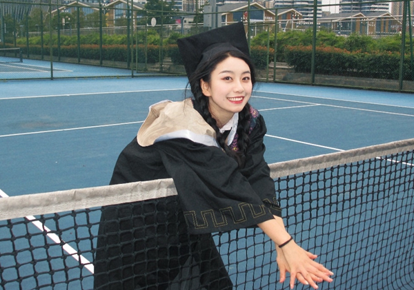 何洋.jpg