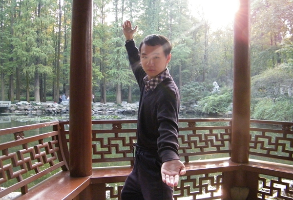 高晨 照片.jpg 高晨 照片.jpg