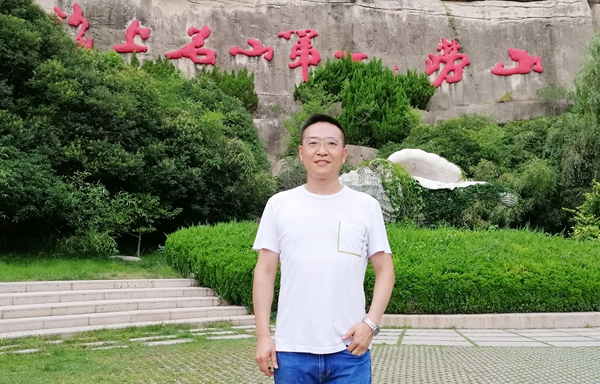 梁兴建.jpg 梁兴建.jpg