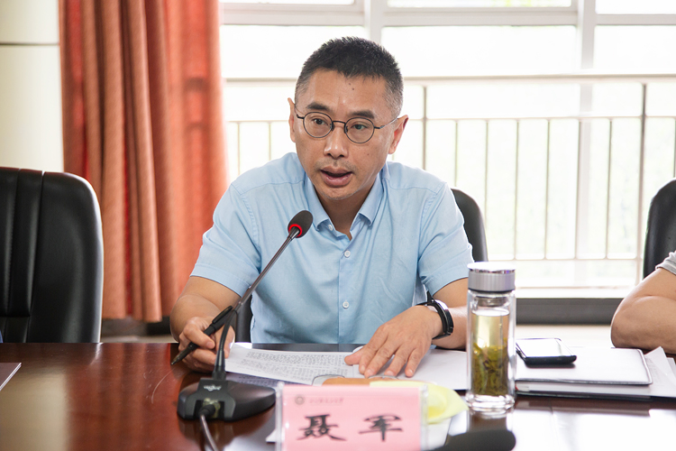 XCB_8019.jpg XCB_8019.jpg