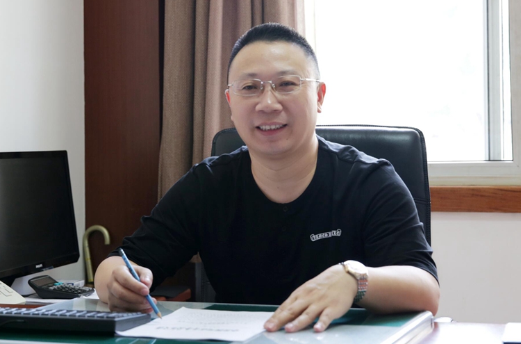 优秀导师 管理学院 陈一君.jpg