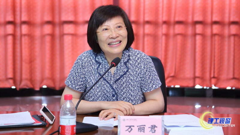 1M5A1386.JPG 1M5A1386.JPG