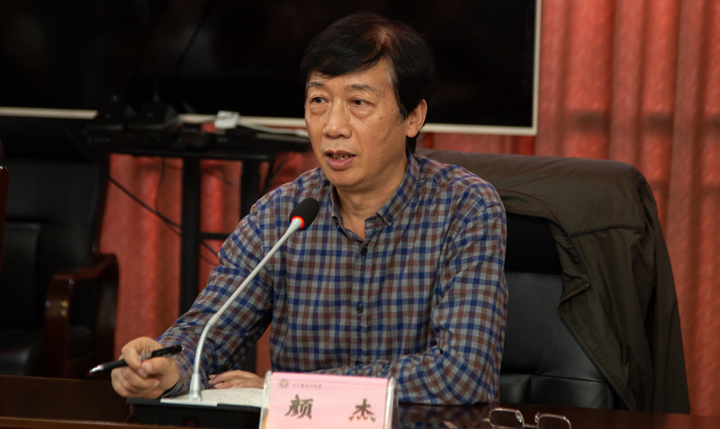 XCB_7315.jpg XCB_7315.jpg