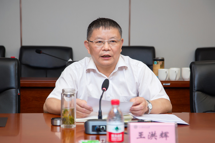 XCB_2504.jpg XCB_2504.jpg