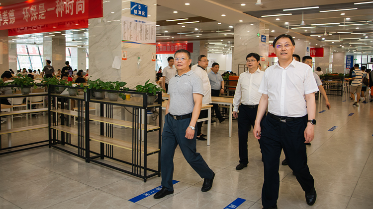 XCB_2451.jpg XCB_2451.jpg