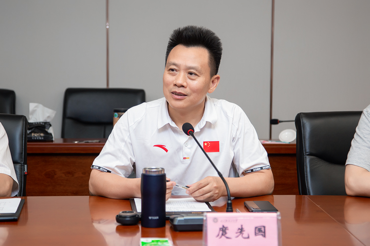 XCB_2530.jpg XCB_2530.jpg