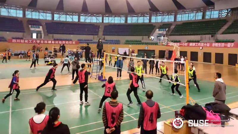 学校举行全民健身运动10.jpg 学校举行全民健身运动10.jpg