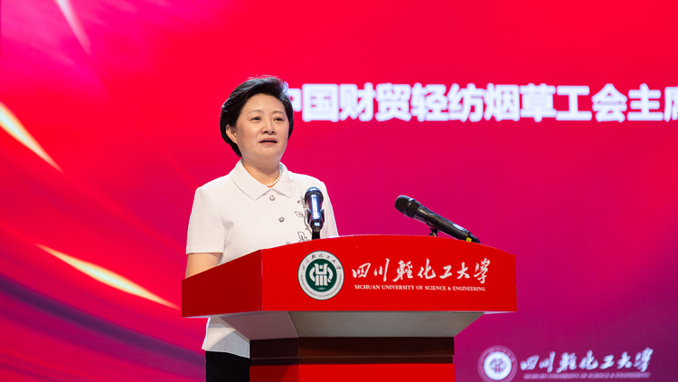 XCB_6245.jpg XCB_6245.jpg