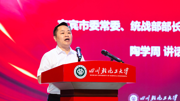 XCB_6225.jpg XCB_6225.jpg