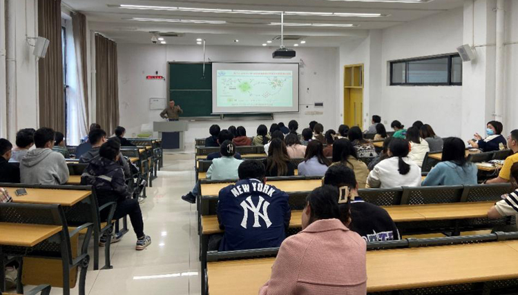 生物工程学院邀请重庆大学侯长军教授作专题讲座.jpg 生物工程学院邀请重庆大学侯长军教授作专题讲座.jpg