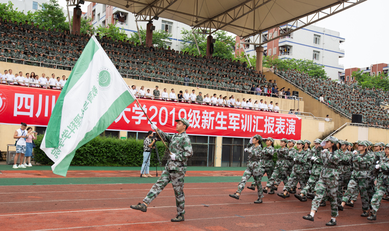 XCB_3150.jpg XCB_3150.jpg