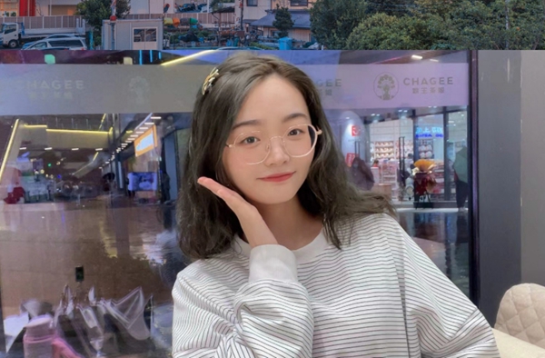 外语学院万黄梅.jpg